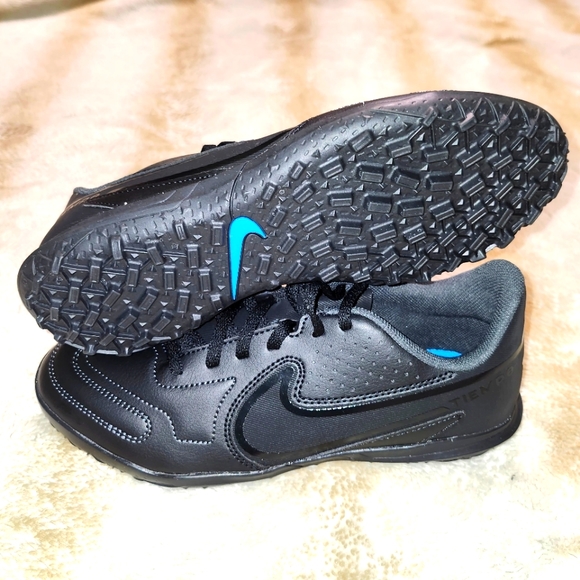 Nike Youth Tiempo Legend 9 Club Turf Soccer Shoes DA1334-001Youth 6Y/ Woman's 7 - Picture 1 of 9